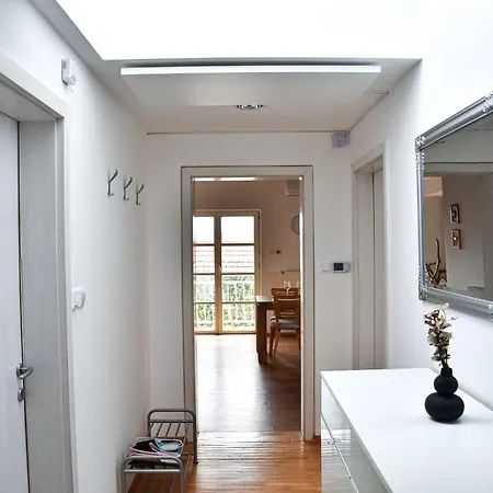 Apartman Sina *